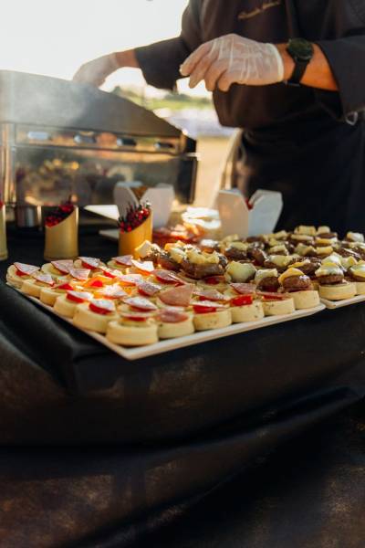 Atelier Mini burger à la plancha pour repas de Mariage à Aubie et Espessas